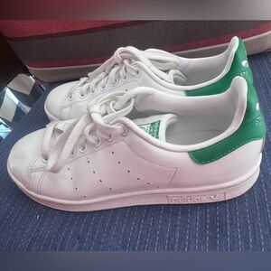 Stan Smith Adidas White Sneakers with Green Accents Size 8 Women’s